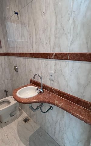 Casa de condomínio à venda com 580m², 6 quartos e 4 vagas Casa de condomínio à venda com 580m², 6 quartos e 4 vagasLavabo