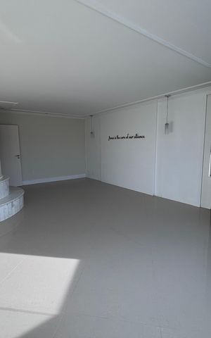 Casa de condomínio à venda com 580m², 6 quartos e 4 vagas Casa de condomínio à venda com 580m², 6 quartos e 4 vagasQuarto 5
