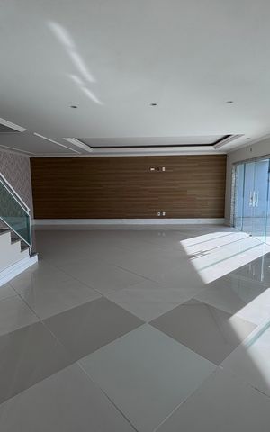 Casa de condomínio à venda com 580m², 6 quartos e 4 vagas Casa de condomínio à venda com 580m², 6 quartos e 4 vagasSala