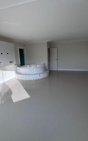Casa de condomínio à venda com 580m², 6 quartos e 4 vagas Casa de condomínio à venda com 580m², 6 quartos e 4 vagasQuarto 5
