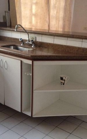Casa à venda com 200m², 5 quartos e 2 vagas Casa à venda com 200m², 5 quartos e 2 vagasCozinha
