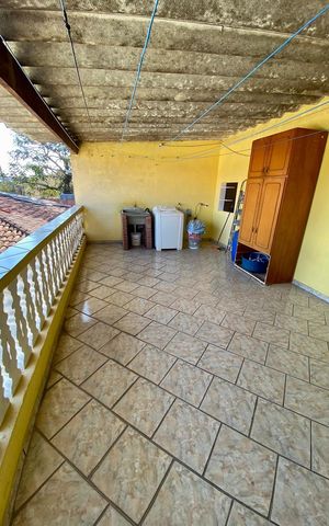 Casa à venda com 200m², 5 quartos e 2 vagas Casa à venda com 200m², 5 quartos e 2 vagasÁrea externa