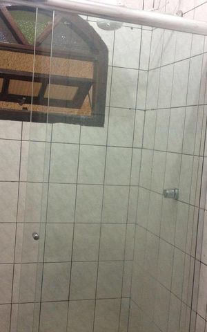 Casa à venda com 200m², 5 quartos e 2 vagas Casa à venda com 200m², 5 quartos e 2 vagasBanheiro