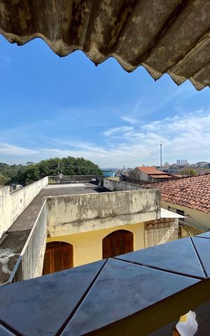 Casa à venda com 200m², 5 quartos e 2 vagas Casa à venda com 200m², 5 quartos e 2 vagasÁrea externa