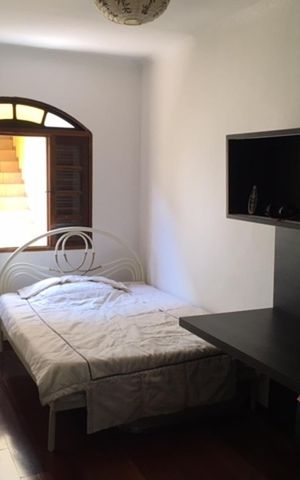 Casa à venda com 200m², 5 quartos e 2 vagas Casa à venda com 200m², 5 quartos e 2 vagasQuarto