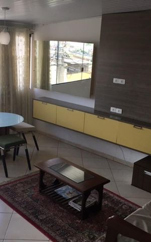 Casa à venda com 200m², 5 quartos e 2 vagas Casa à venda com 200m², 5 quartos e 2 vagasSala