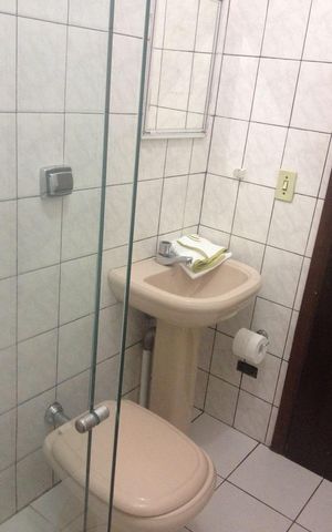 Casa à venda com 200m², 5 quartos e 2 vagas Casa à venda com 200m², 5 quartos e 2 vagasBanheiro