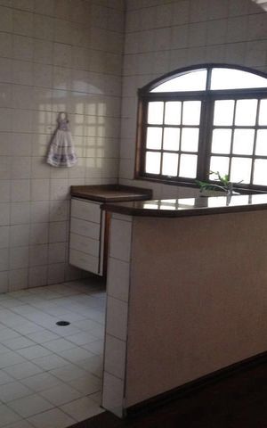 Casa à venda com 200m², 5 quartos e 2 vagas Casa à venda com 200m², 5 quartos e 2 vagasCozinha