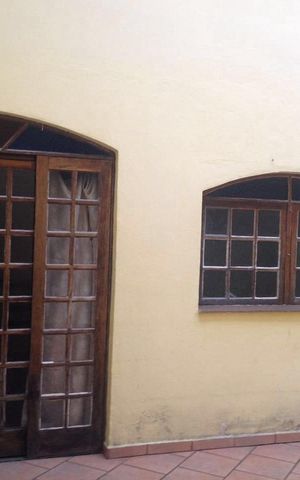 Casa à venda com 200m², 5 quartos e 2 vagas Casa à venda com 200m², 5 quartos e 2 vagasÁrea externa