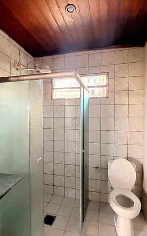 Casa de condomínio para alugar com 660m², 5 quartos e 5 vagasBanheiro da Área externa