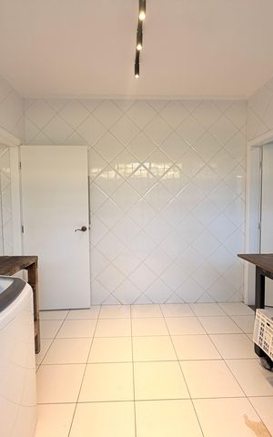 Casa de condomínio para alugar com 660m², 5 quartos e 5 vagasÁrea de Serviço