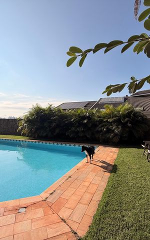 Casa de condomínio para alugar com 660m², 5 quartos e 5 vagasQuintal com piscina e churrasqueira