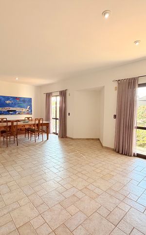 Casa de condomínio para alugar com 660m², 5 quartos e 5 vagasSala