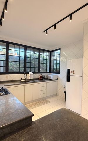 Casa de condomínio para alugar com 660m², 5 quartos e 5 vagasCozinha