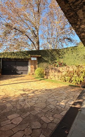 Casa de condomínio para alugar com 660m², 5 quartos e 5 vagasGaragem
