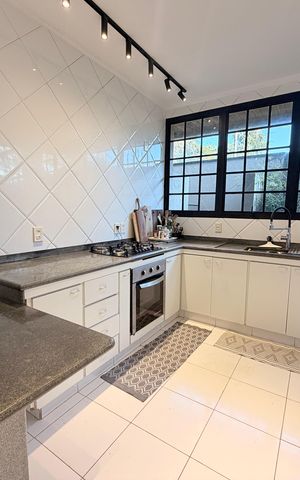 Casa de condomínio para alugar com 660m², 5 quartos e 5 vagasCozinha