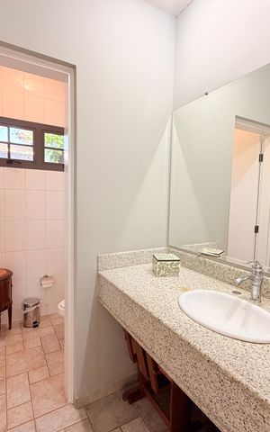 Casa de condomínio para alugar com 660m², 5 quartos e 5 vagasLavabo