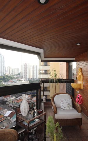 Apartamento à venda com 210m², 3 quartos e 3 vagasSala - Varanda