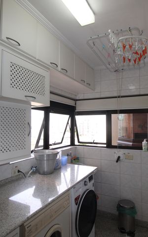 Apartamento à venda com 210m², 3 quartos e 3 vagasÁrea de Serviço