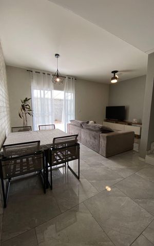 Casa de condomínio à venda com 117m², 3 quartos e 2 vagas Casa de condomínio à venda com 117m², 3 quartos e 2 vagasSala