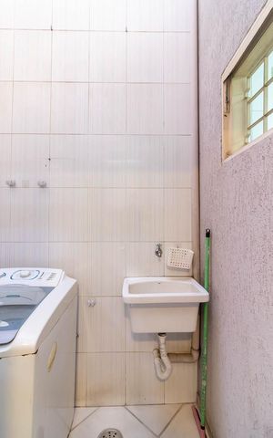 Casa à venda com 85m², 3 quartos e 1 vagaÁrea de Serviço 1