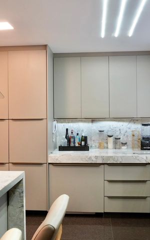 Apartamento à venda com 90m², 3 quartos e 2 vagas Apartamento à venda com 90m², 3 quartos e 2 vagasCozinha