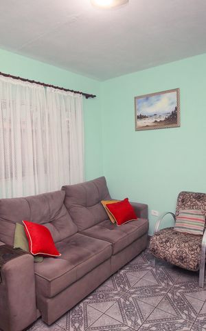 Casa à venda com 125m², 2 quartos e 2 vagas Casa à venda com 125m², 2 quartos e 2 vagasSala