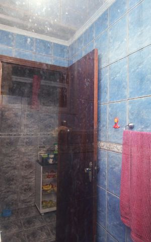 Casa à venda com 125m², 2 quartos e 2 vagas Casa à venda com 125m², 2 quartos e 2 vagasBanheiro