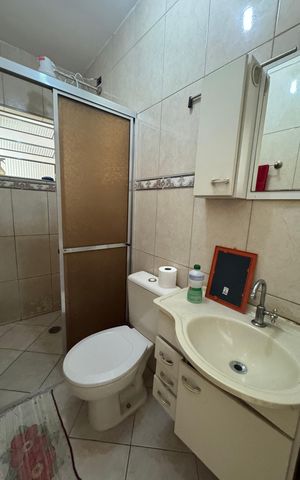 Casa à venda com 182m², 4 quartos e 2 vagas Casa à venda com 182m², 4 quartos e 2 vagasBanheiro 4 - Casa 2