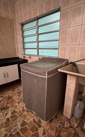 Casa à venda com 182m², 4 quartos e 2 vagas Casa à venda com 182m², 4 quartos e 2 vagasÁrea de Serviço