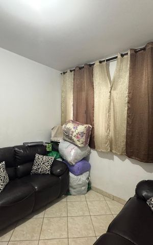 Casa à venda com 182m², 4 quartos e 2 vagas Casa à venda com 182m², 4 quartos e 2 vagasSala - Casa 2