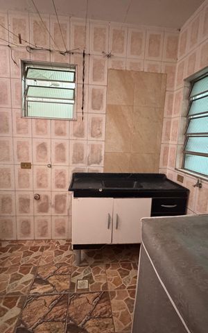 Casa à venda com 182m², 4 quartos e 2 vagas Casa à venda com 182m², 4 quartos e 2 vagasÁrea de Serviço
