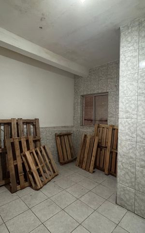 Casa à venda com 182m², 4 quartos e 2 vagas Casa à venda com 182m², 4 quartos e 2 vagasQuarto - Casa 1