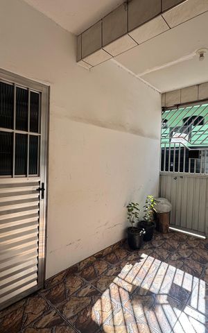 Casa à venda com 182m², 4 quartos e 2 vagas Casa à venda com 182m², 4 quartos e 2 vagasGaragem
