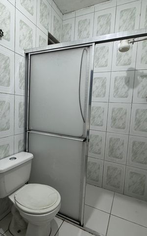 Casa à venda com 182m², 4 quartos e 2 vagas Casa à venda com 182m², 4 quartos e 2 vagasBanheiro 5 - Casa 1
