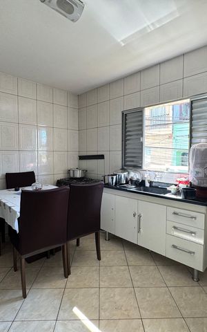 Casa à venda com 182m², 4 quartos e 2 vagas Casa à venda com 182m², 4 quartos e 2 vagasCozinha - Casa 2