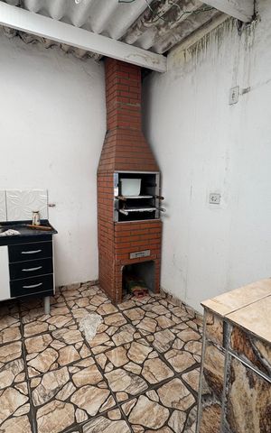 Casa à venda com 182m², 4 quartos e 2 vagas Casa à venda com 182m², 4 quartos e 2 vagasVaranda gourmet
