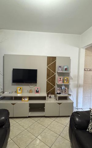 Casa à venda com 182m², 4 quartos e 2 vagas Casa à venda com 182m², 4 quartos e 2 vagasSala - Casa 2