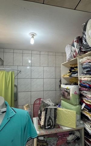 Casa à venda com 182m², 4 quartos e 2 vagas Casa à venda com 182m², 4 quartos e 2 vagasLoja
