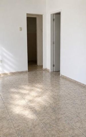 Casa à venda com 79m², 2 quartos e sem vaga
