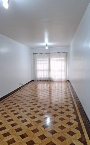 Apartamento à venda com 121m², 3 quartos e sem vaga Apartamento à venda com 121m², 3 quartos e sem vagaSala