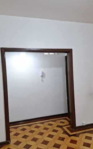 Apartamento à venda com 121m², 3 quartos e sem vaga Apartamento à venda com 121m², 3 quartos e sem vagaSala