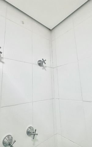 Apartamento para alugar com 58m², 2 quartos e 1 vaga Apartamento para alugar com 58m², 2 quartos e 1 vagaBanheiro 1