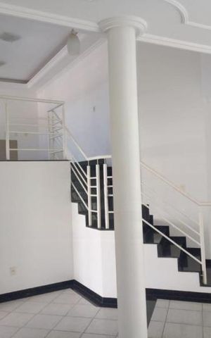 Casa para alugar com 239m², 4 quartos e 2 vagas Casa para alugar com 239m², 4 quartos e 2 vagasCorredor