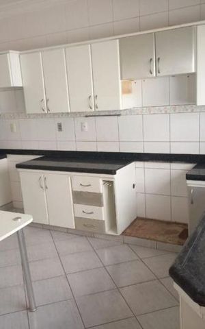 Casa para alugar com 239m², 4 quartos e 2 vagas Casa para alugar com 239m², 4 quartos e 2 vagasCozinha