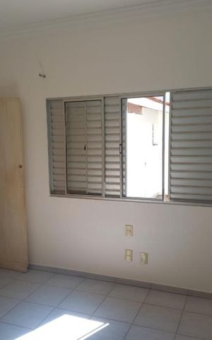Casa para alugar com 239m², 4 quartos e 2 vagas Casa para alugar com 239m², 4 quartos e 2 vagasQuarto 2