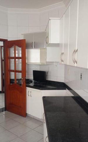Casa para alugar com 239m², 4 quartos e 2 vagas Casa para alugar com 239m², 4 quartos e 2 vagasCozinha