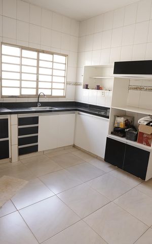 Casa à venda com 143m², 4 quartos e 3 vagas