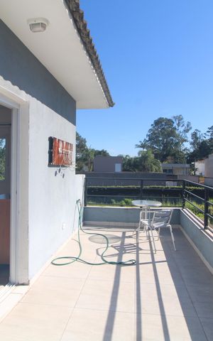 Casa à venda com 1000m², 4 quartos e 4 vagasSacada da suíte 3