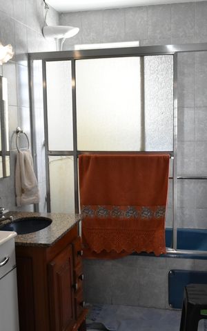 Casa à venda com 210m², 3 quartos e 1 vagaBanheiro